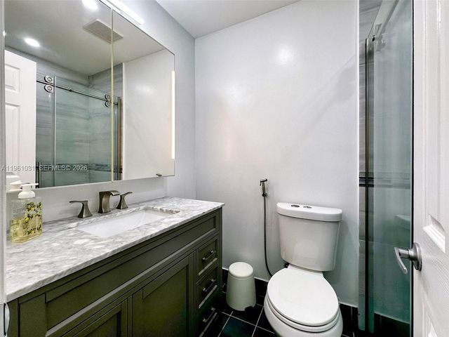 135 Essex Rd 2-28, Hollywood, FL 33024