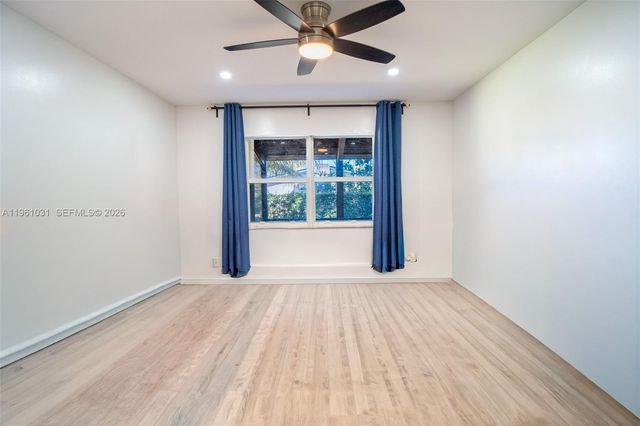 135 Essex Rd 2-28, Hollywood, FL 33024