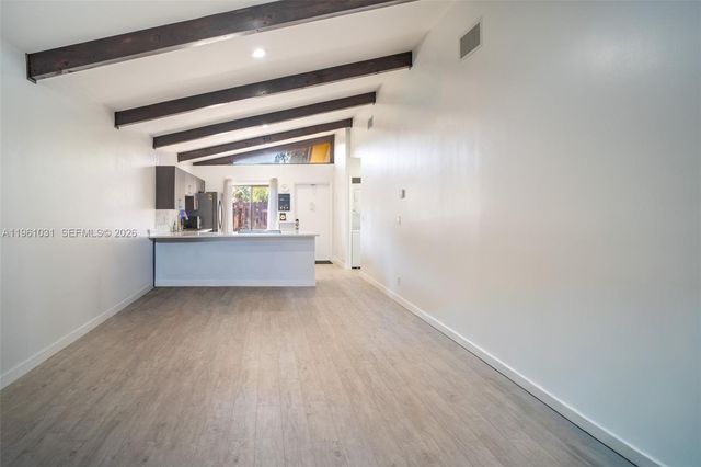 135 Essex Rd 2-28, Hollywood, FL 33024