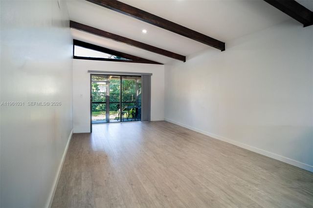 135 Essex Rd 2-28, Hollywood, FL 33024