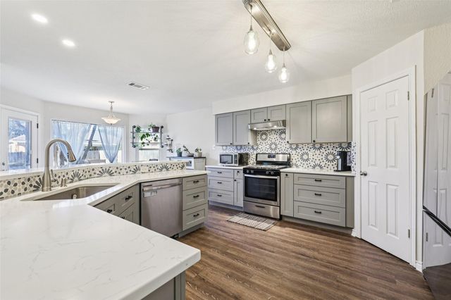 1014 Rocky Creek DR, Pflugerville, TX 78660