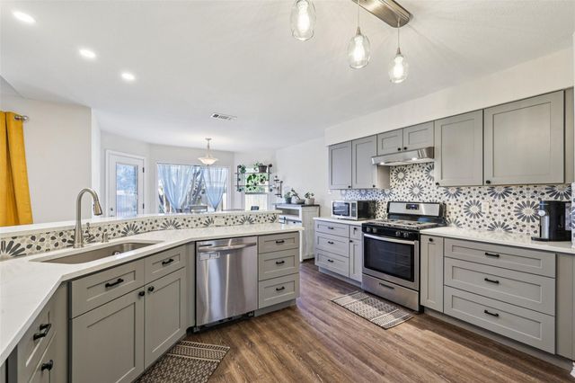 1014 Rocky Creek DR, Pflugerville, TX 78660