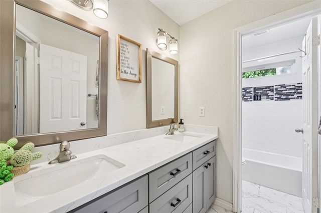 1014 Rocky Creek DR, Pflugerville, TX 78660