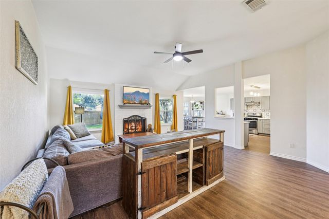 1014 Rocky Creek DR, Pflugerville, TX 78660