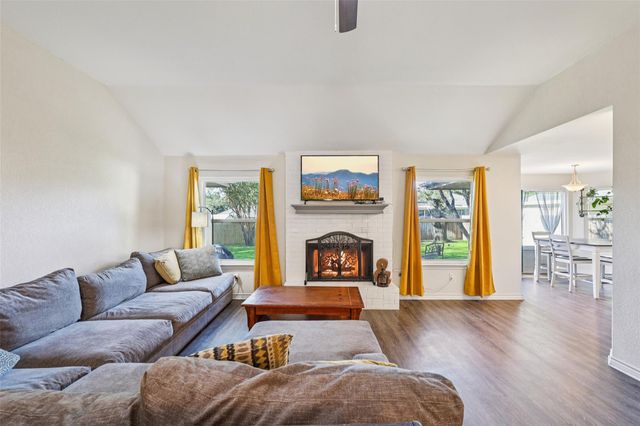 1014 Rocky Creek DR, Pflugerville, TX 78660