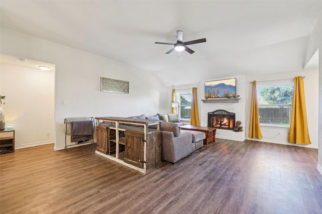 1014 Rocky Creek DR, Pflugerville, TX 78660