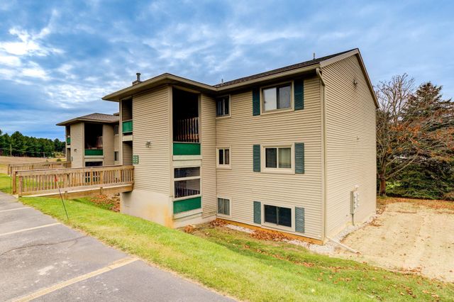 2611 Green Meadows Drive, Traverse City, MI 49685