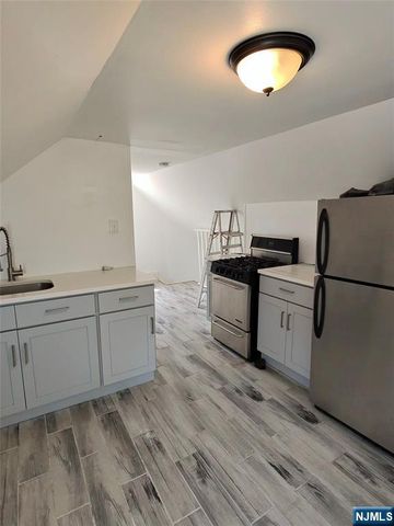386 Summer Avenue, Newark, NJ 07104