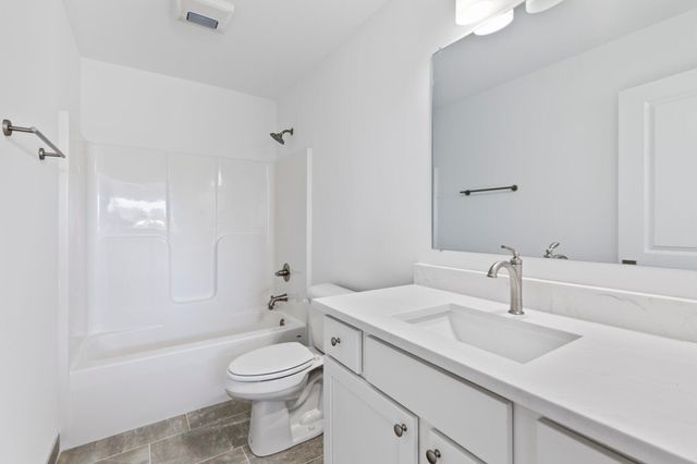 2512 Clinton Way, Jackson, MI 49201