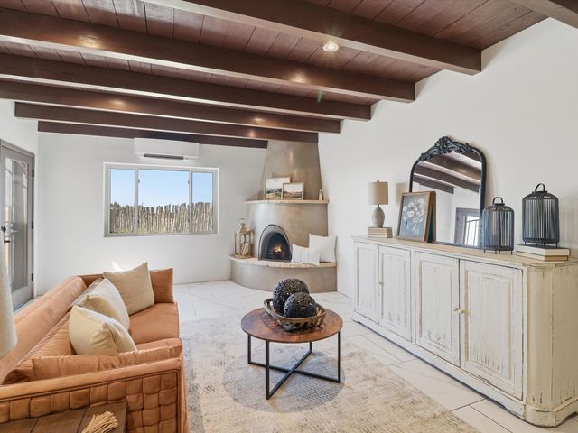 1810 Calle De Sebastian G2, Santa Fe, NM 87505