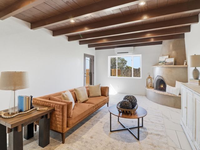 1810 Calle De Sebastian G2, Santa Fe, NM 87505