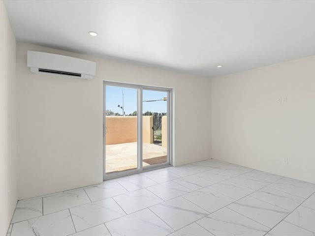 1810 Calle De Sebastian G2, Santa Fe, NM 87505