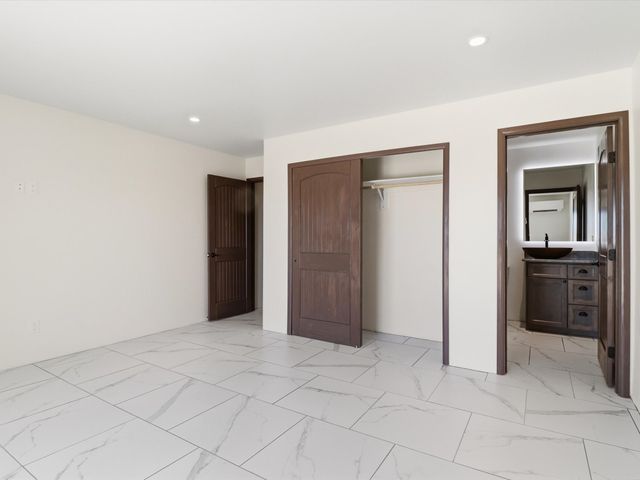 1810 Calle De Sebastian G2, Santa Fe, NM 87505