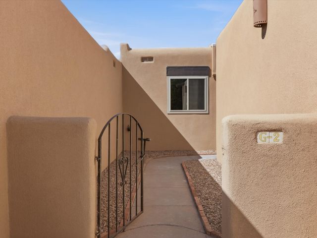 1810 Calle De Sebastian G2, Santa Fe, NM 87505
