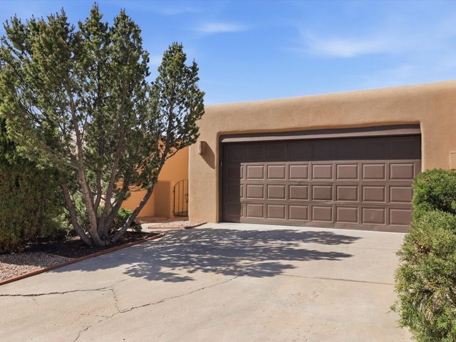 1810 Calle De Sebastian G2, Santa Fe, NM 87505