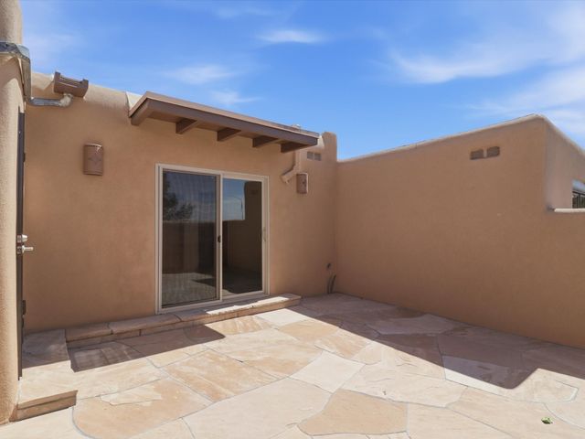 1810 Calle De Sebastian G2, Santa Fe, NM 87505