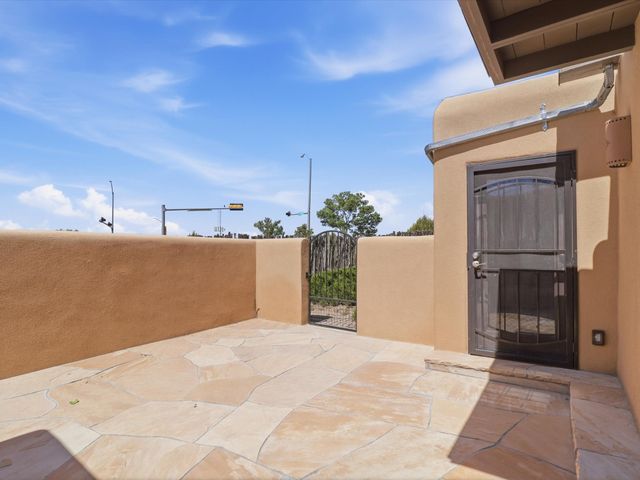 1810 Calle De Sebastian G2, Santa Fe, NM 87505