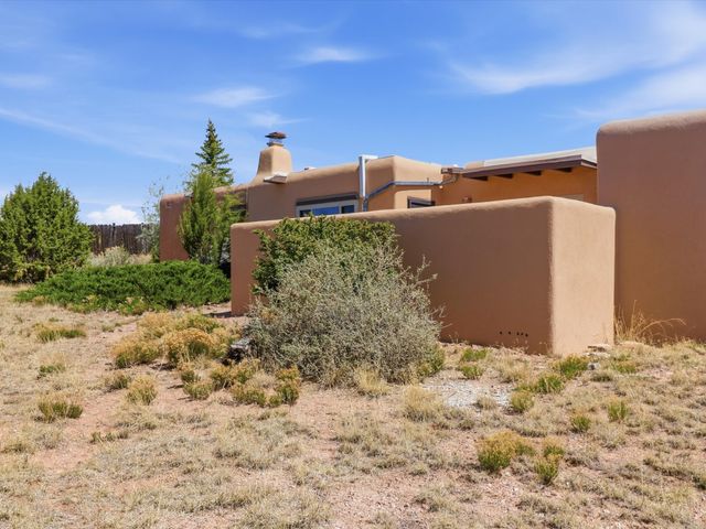 1810 Calle De Sebastian G2, Santa Fe, NM 87505