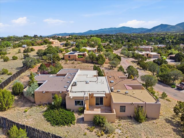 1810 Calle De Sebastian G2, Santa Fe, NM 87505