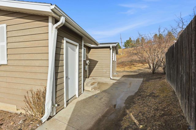 936 E OAKLAND, Rapid City, SD 57701