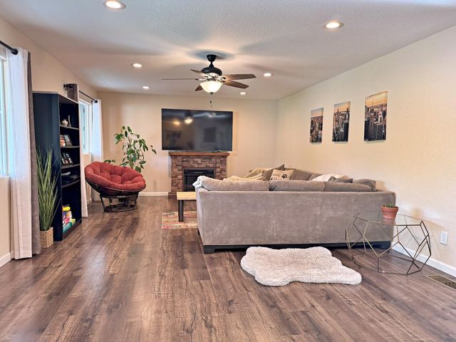 3781 Whispering Pines Ln, Shingle Springs, CA 95682