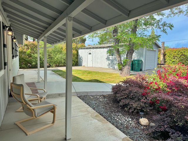 3781 Whispering Pines Ln, Shingle Springs, CA 95682