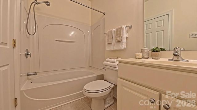 6419 Park Pond Drive, Charlotte, NC 28262