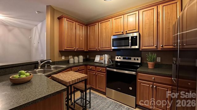 6419 Park Pond Drive, Charlotte, NC 28262