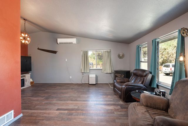 21025 SW Young Avenue, Bend, OR 97703