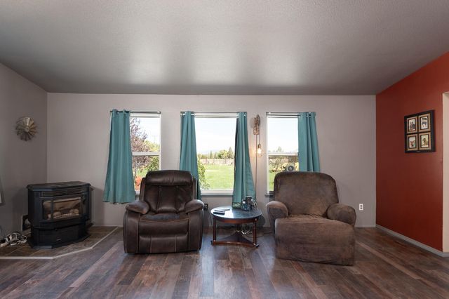 21025 SW Young Avenue, Bend, OR 97703