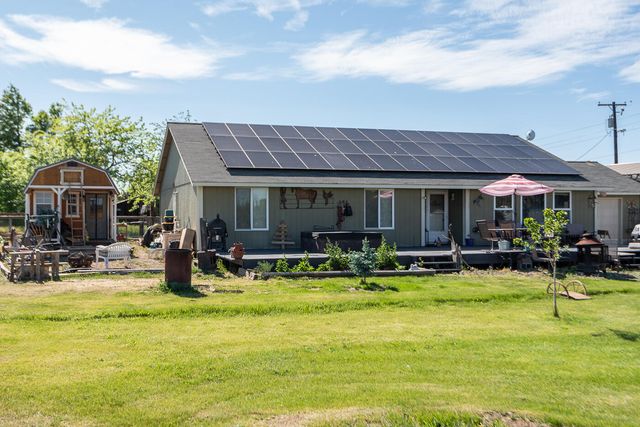 21025 SW Young Avenue, Bend, OR 97703