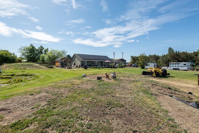 21025 SW Young Avenue, Bend, OR 97703