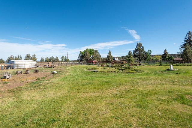 21025 SW Young Avenue, Bend, OR 97703