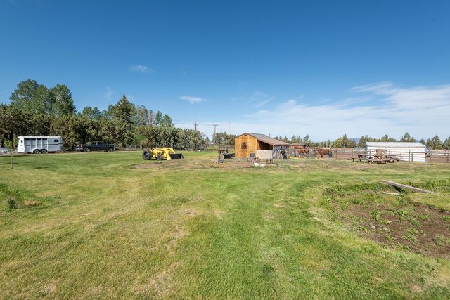 21025 SW Young Avenue, Bend, OR 97703