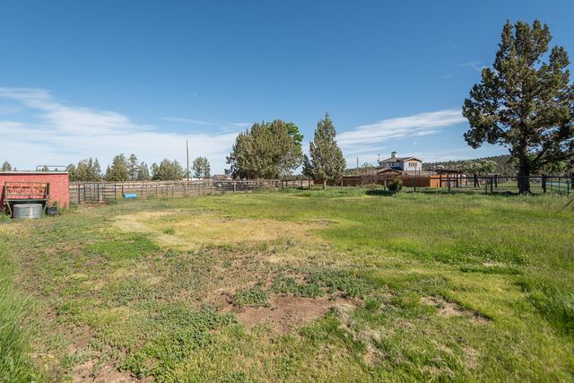 21025 SW Young Avenue, Bend, OR 97703