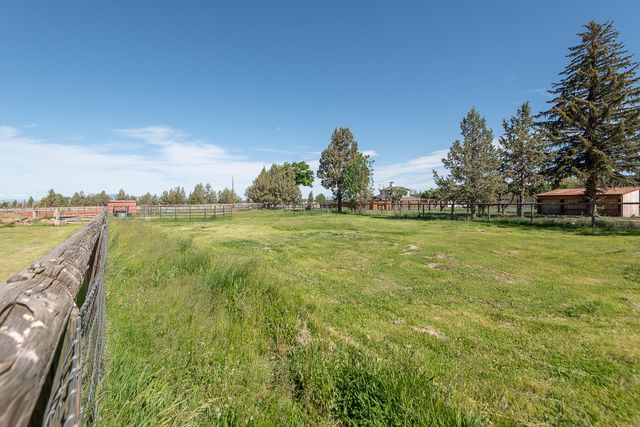 21025 SW Young Avenue, Bend, OR 97703