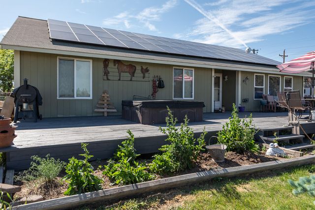 21025 SW Young Avenue, Bend, OR 97703