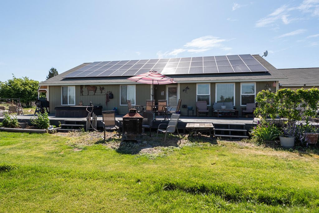 21025 SW Young Avenue, Bend, OR 97703
