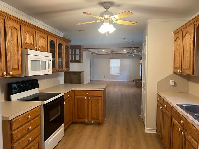 2020 E Holly Trail, Holly Lake Ranch, TX 75675