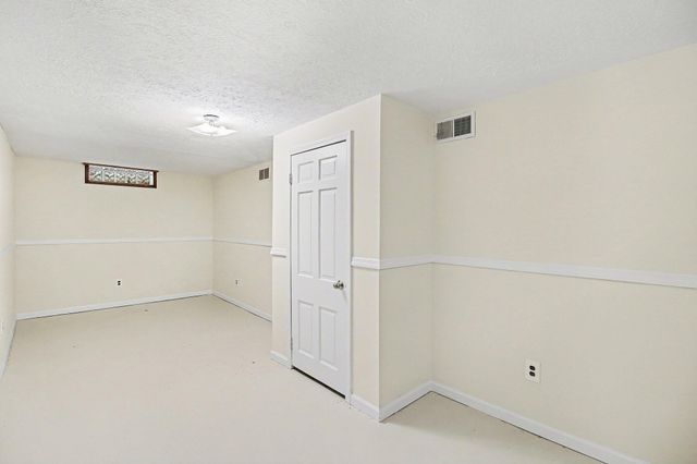 12 Greenbriar Avenue, Fort Mitchell, KY 41017