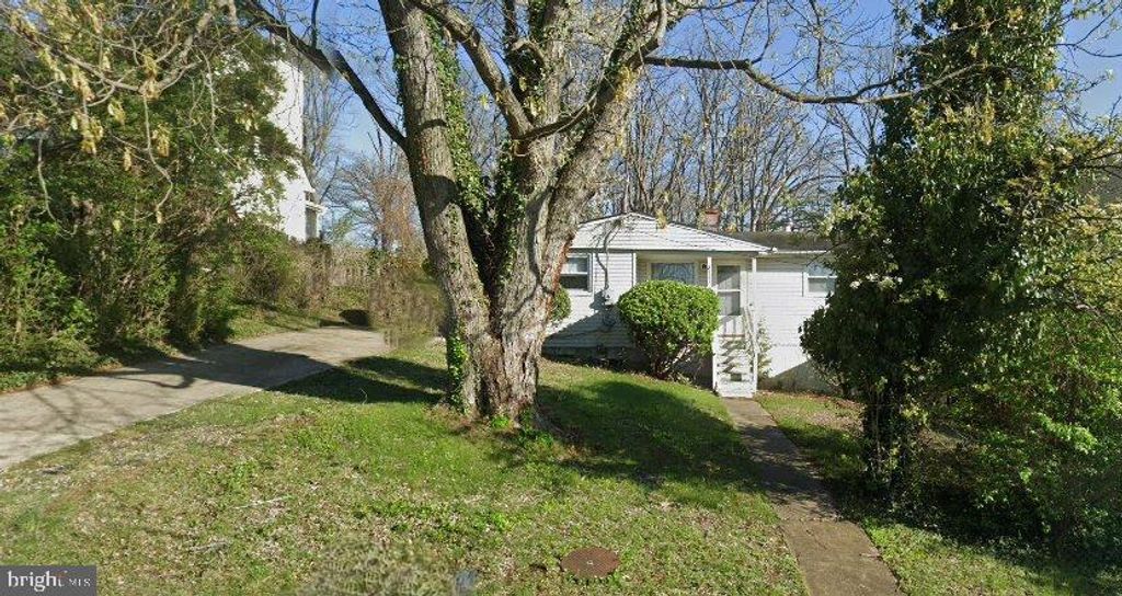 5711 MAGNOLIA LN, Baileys Crossroads, VA 22041