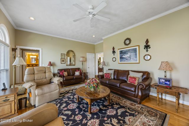 218 Bogard Ln, Mt Washington, KY 40047