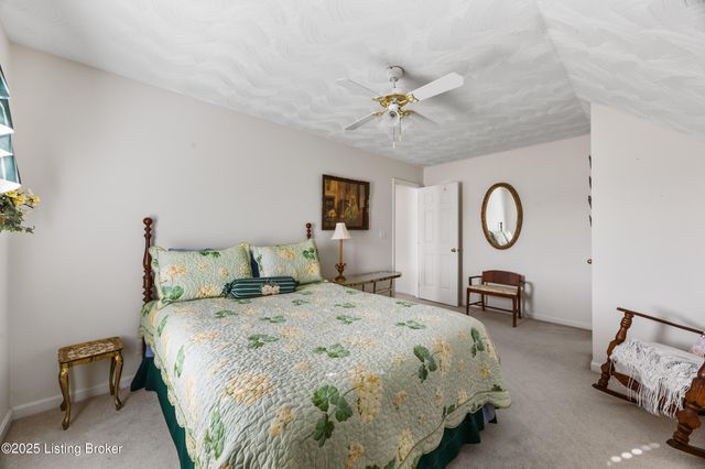 218 Bogard Ln, Mt Washington, KY 40047