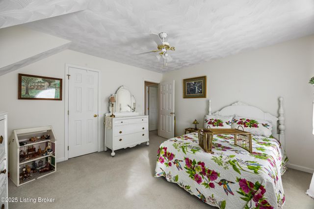 218 Bogard Ln, Mt Washington, KY 40047