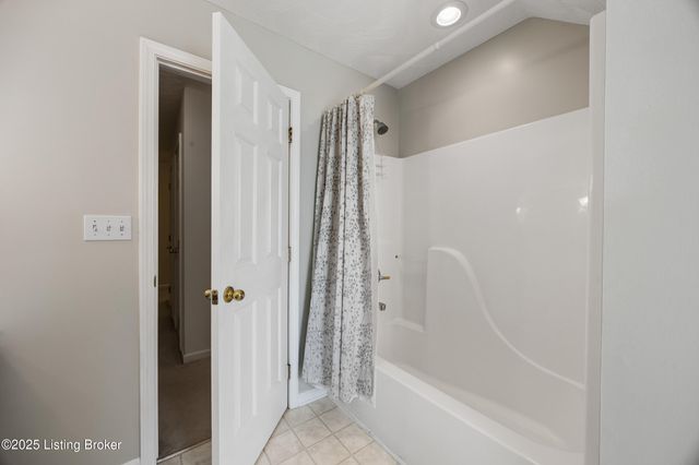 218 Bogard Ln, Mt Washington, KY 40047