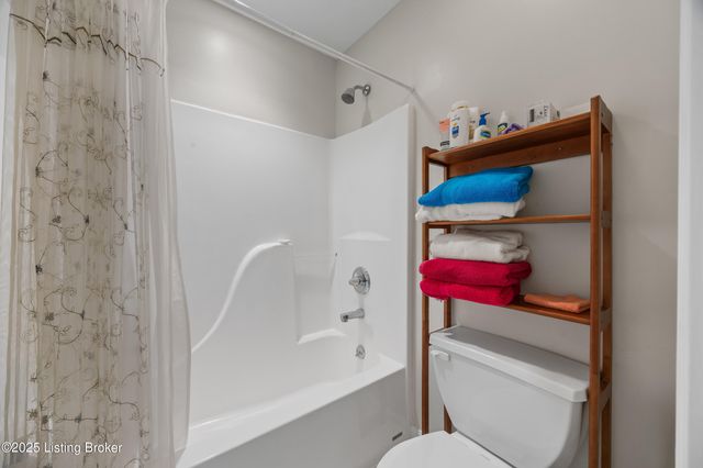 218 Bogard Ln, Mt Washington, KY 40047