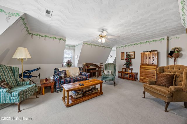 218 Bogard Ln, Mt Washington, KY 40047