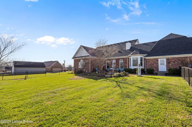 218 Bogard Ln, Mt Washington, KY 40047