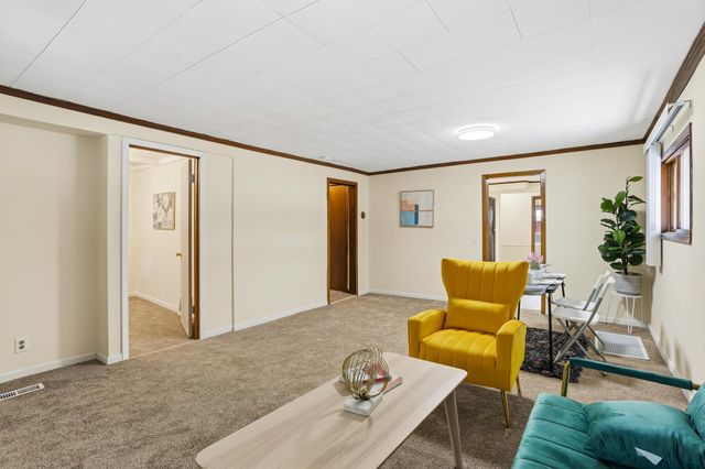 1592 Greenbrier Street, Saint Paul, MN 55106