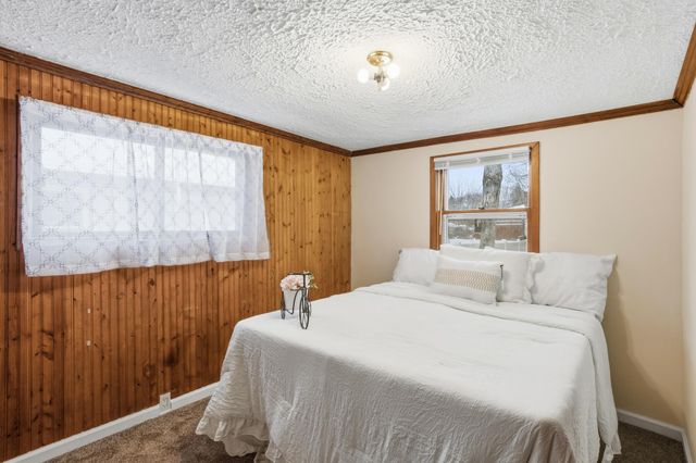 1592 Greenbrier Street, Saint Paul, MN 55106